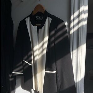 MELANIE LYNE Black and White Blazer